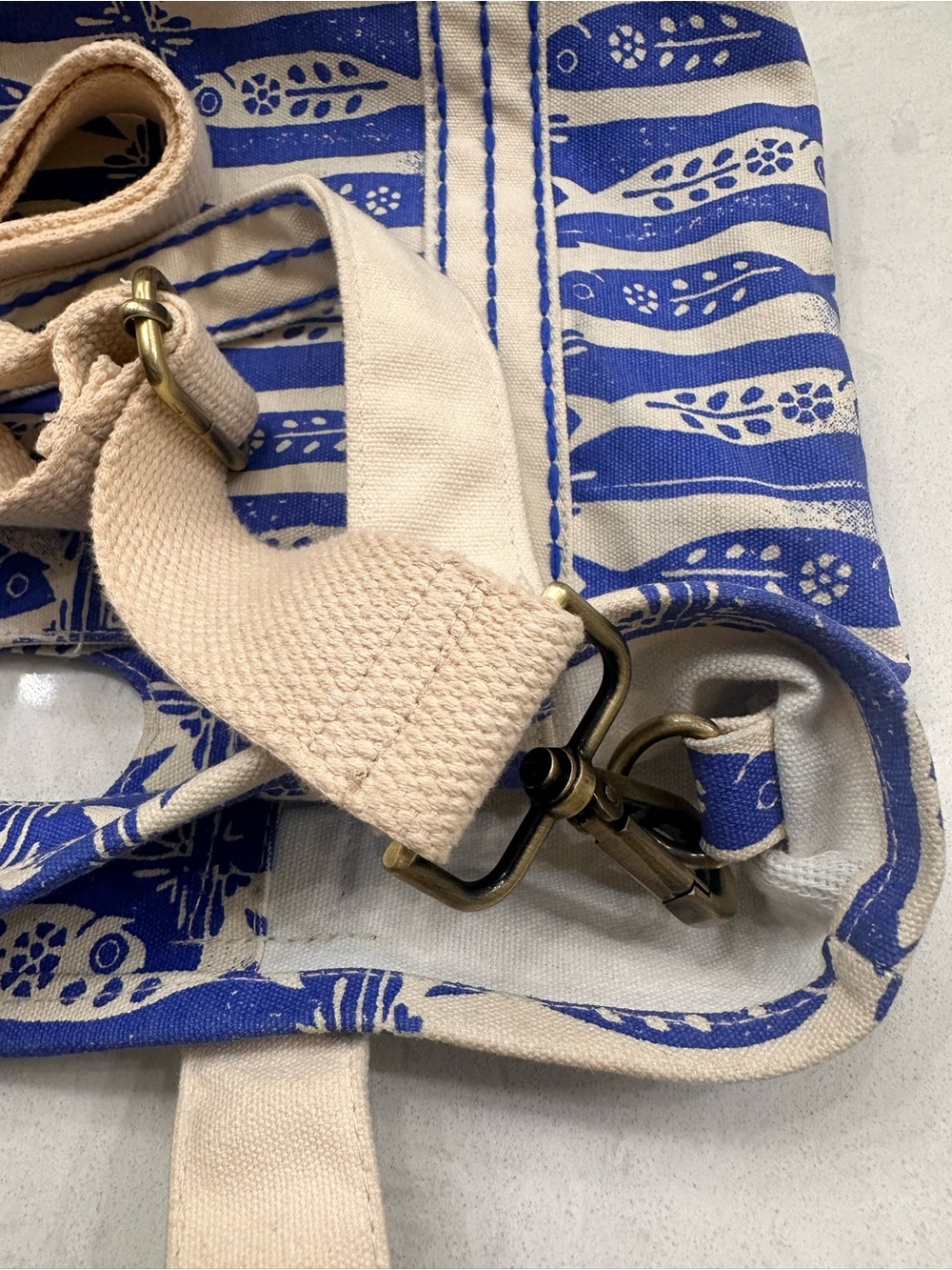 Free people mini caravan tote fish print sardine tile 🐟 - Picture 7 of 13